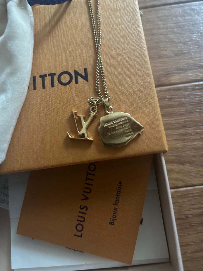 ゆな♡ Louis Vuitton ゴールド ネックレス