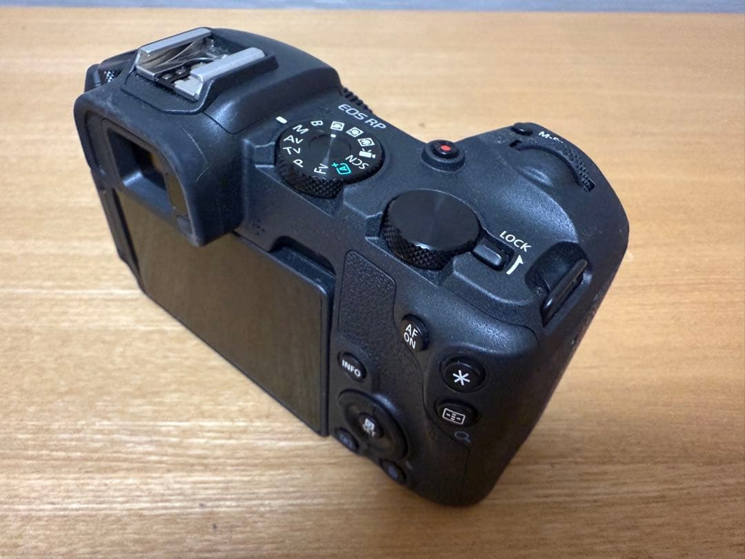 【美品】CANON EOS RP 本体　バッテリー付き