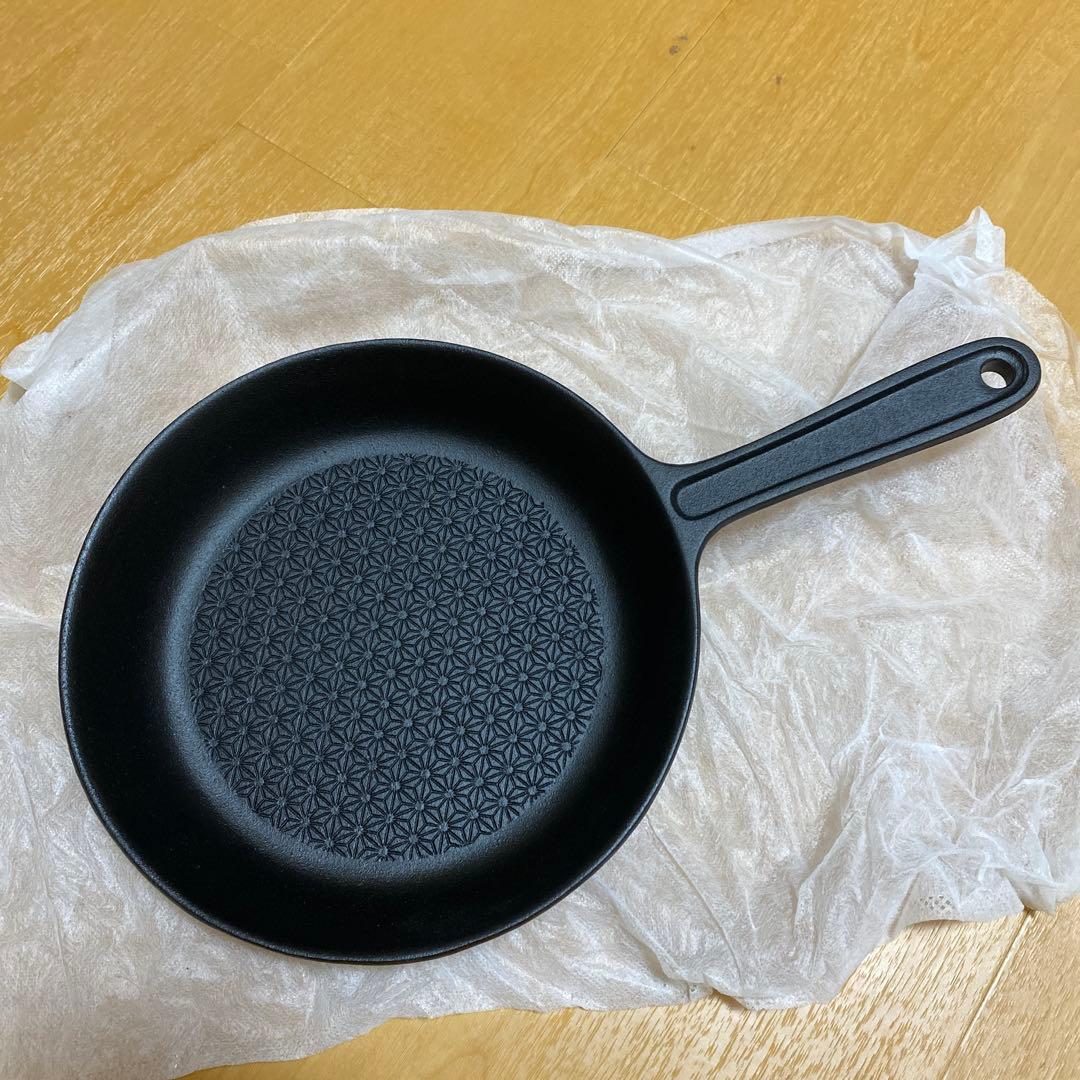 新品・未使用】及富 南部鉄器　フライパン「麻の」 22cm