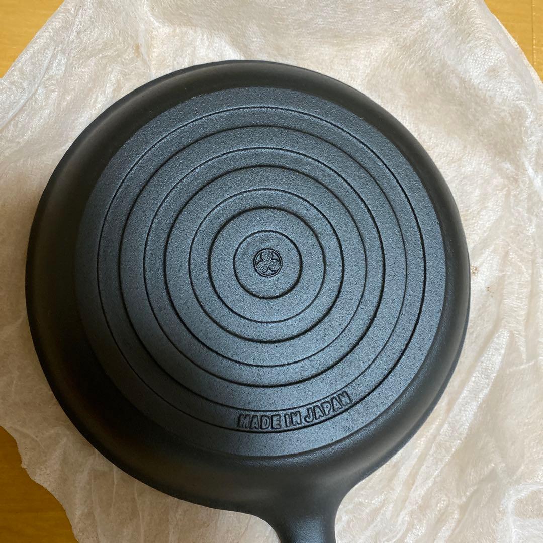 新品・未使用】及富 南部鉄器　フライパン「麻の」 22cm