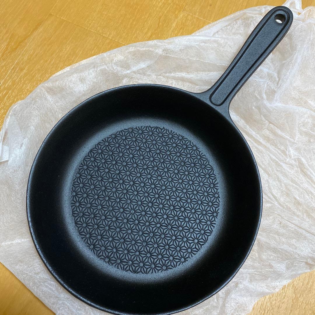 新品・未使用】及富 南部鉄器　フライパン「麻の」 22cm