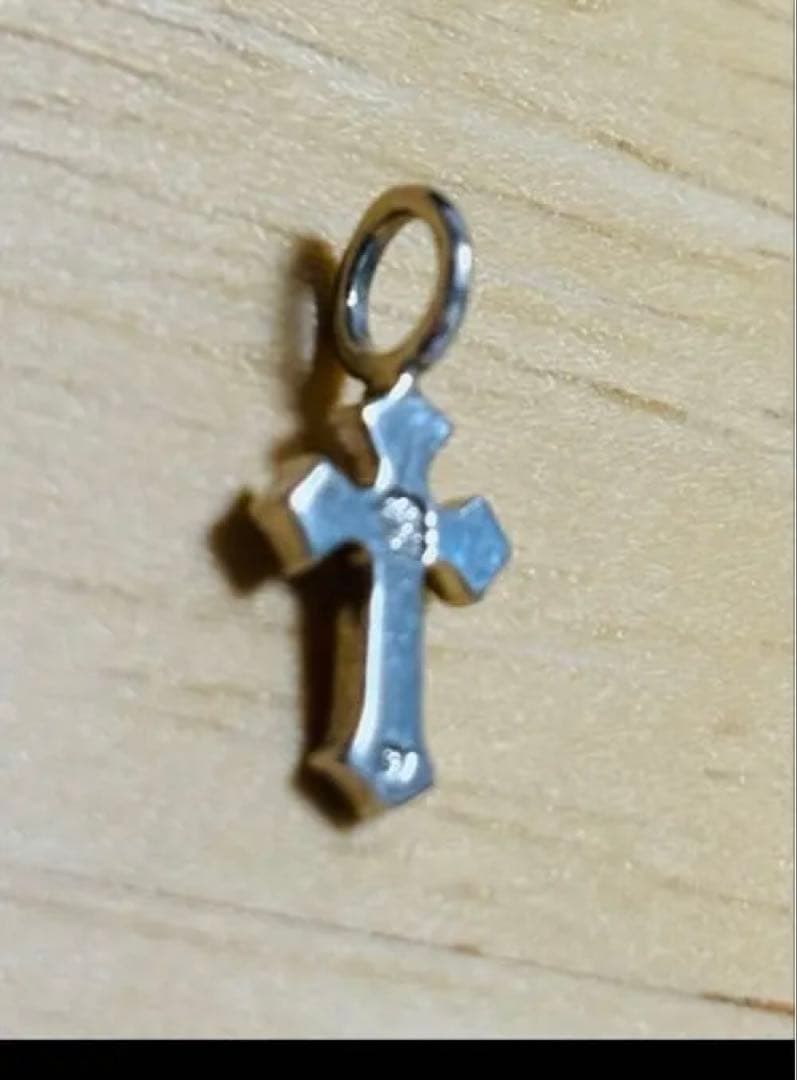 ストーン付きクロス型チャーム SYMPATHY OF SOUL(S.O.S)