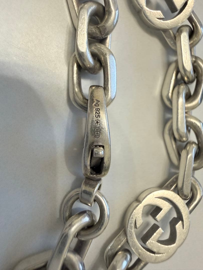 GUCCI シルバー ロゴチェーンブレスレット