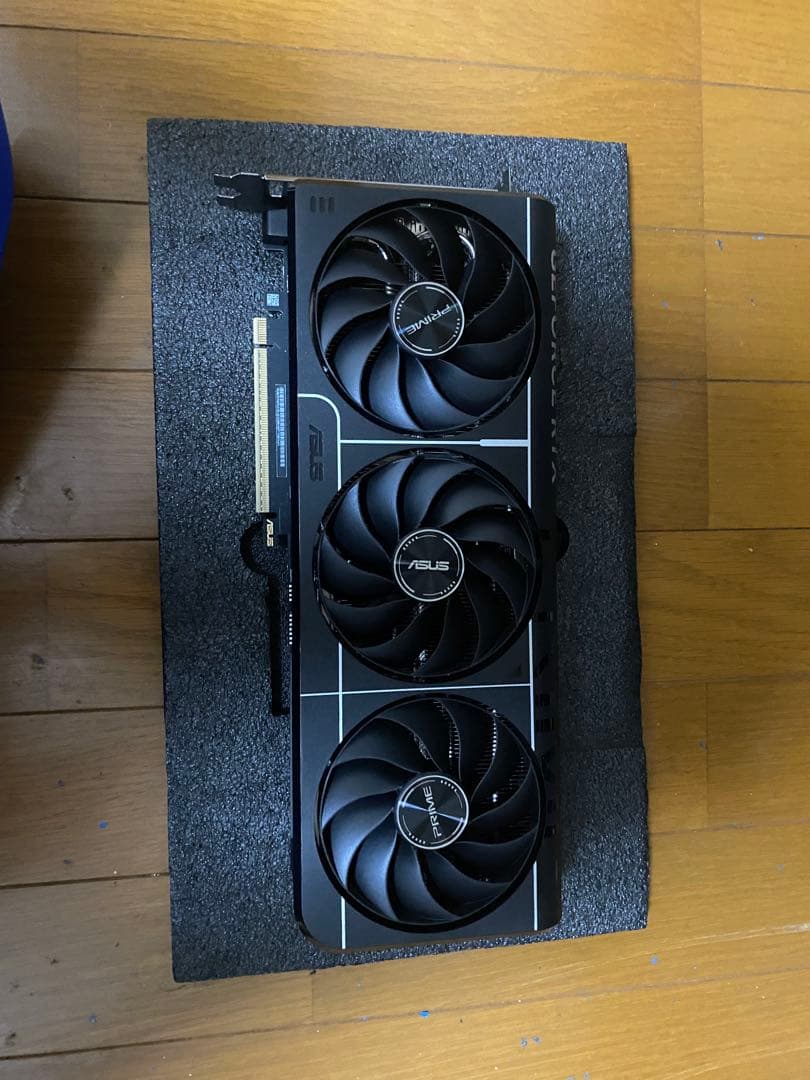 ASUS GeForce RTX 5070 グラフィックボード