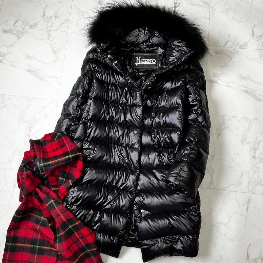 komako・ヘルノ HERNO ラクーンファー シャイニー ダウン