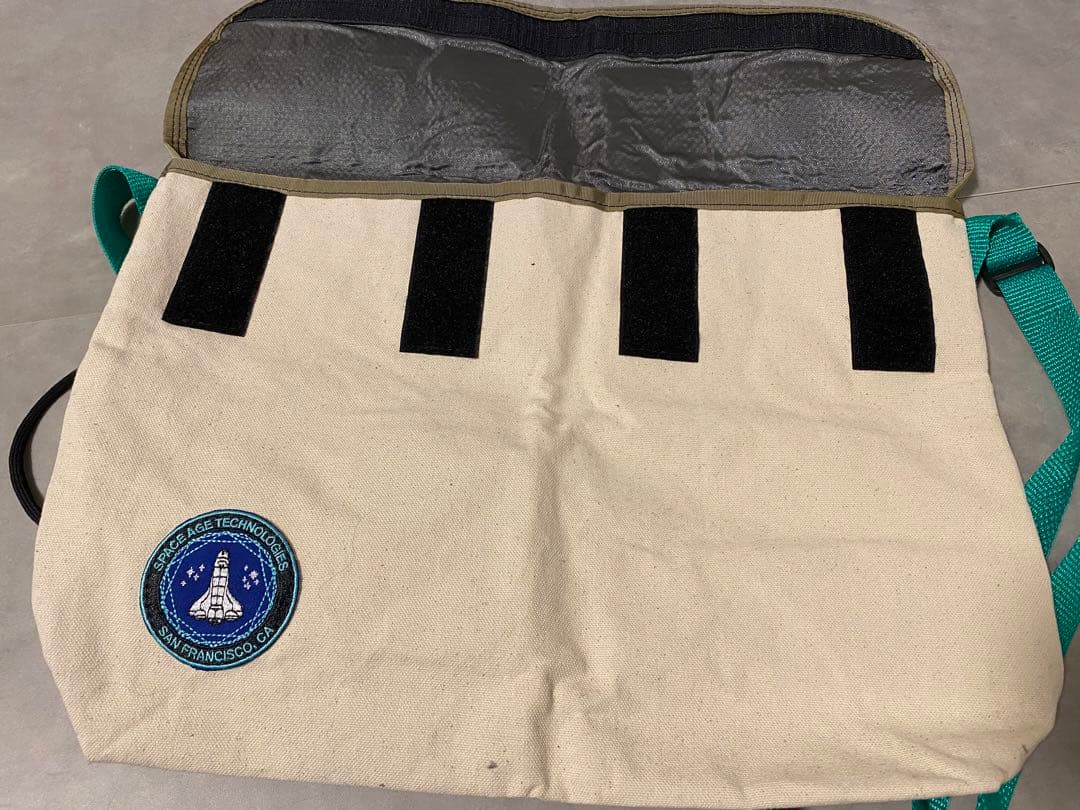 未使用 SPACE AGE TECHNOLOGIES / ZINE HOLDER