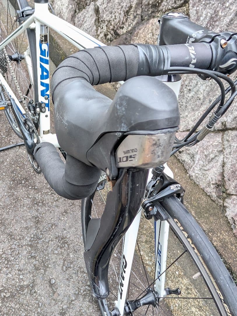 【ちょっとだけ訳あり】GIANT ジャイアント DEFY 2×10s