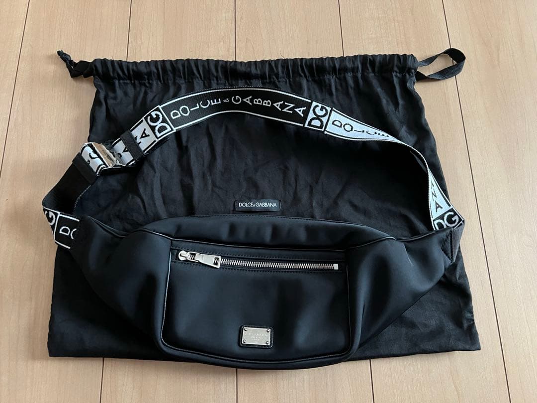 [値下げ交渉可！] DOLCE&GABBANA ロゴショルダー ウエストポーチ