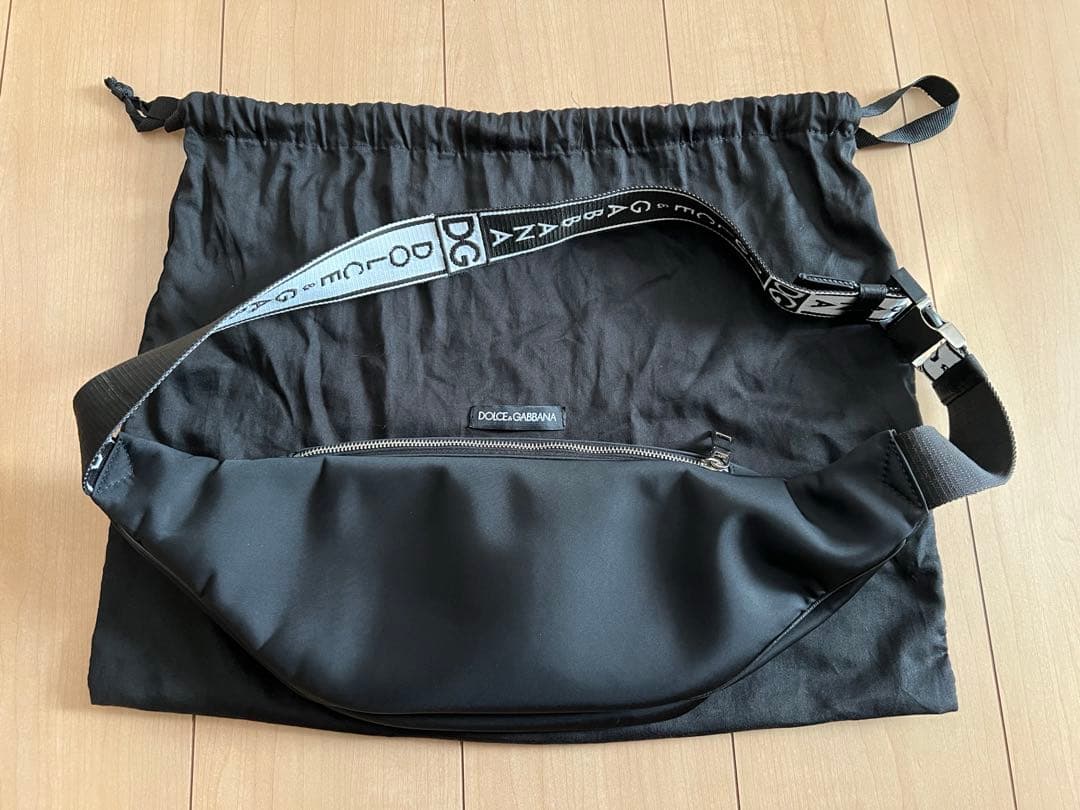 [値下げ交渉可！] DOLCE&GABBANA ロゴショルダー ウエストポーチ