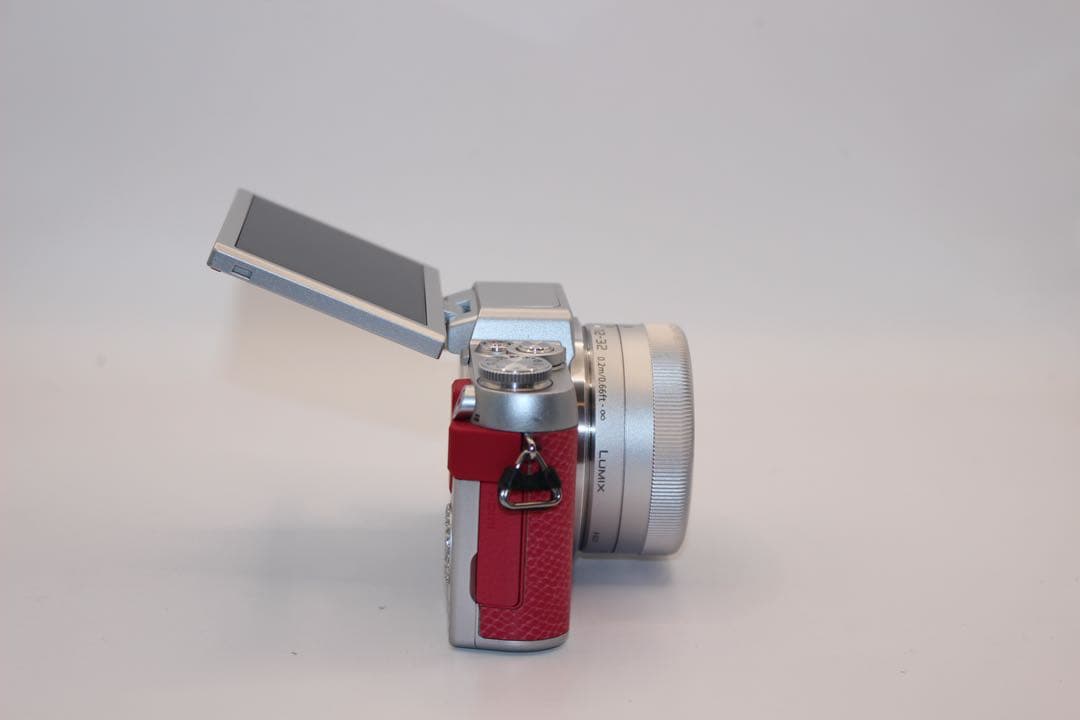 ★人気カラー★ショット数2910回★ LUMIX DMC-GF7 レンズキット