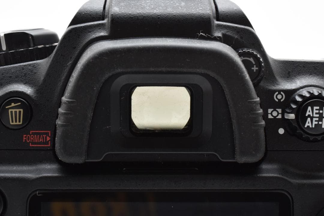 Nikon D200 ボディ ショット数4603枚 A012