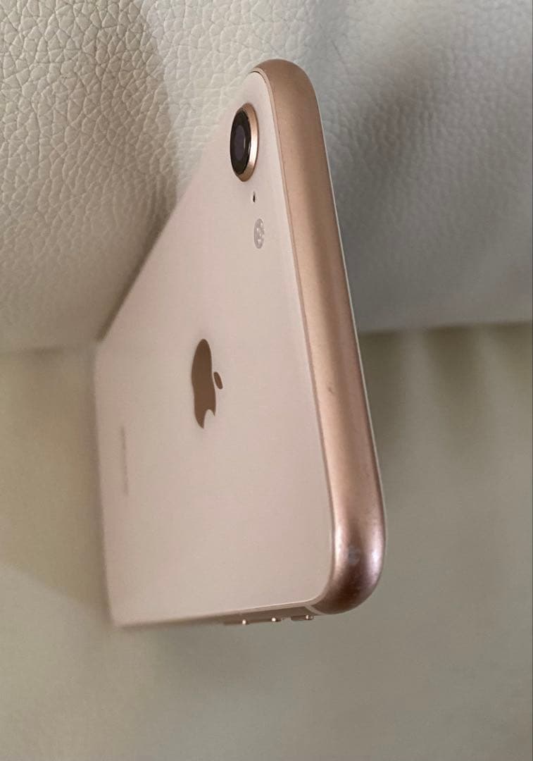 iPhone8 64GB au SIMロック解除済 ひび割れあり