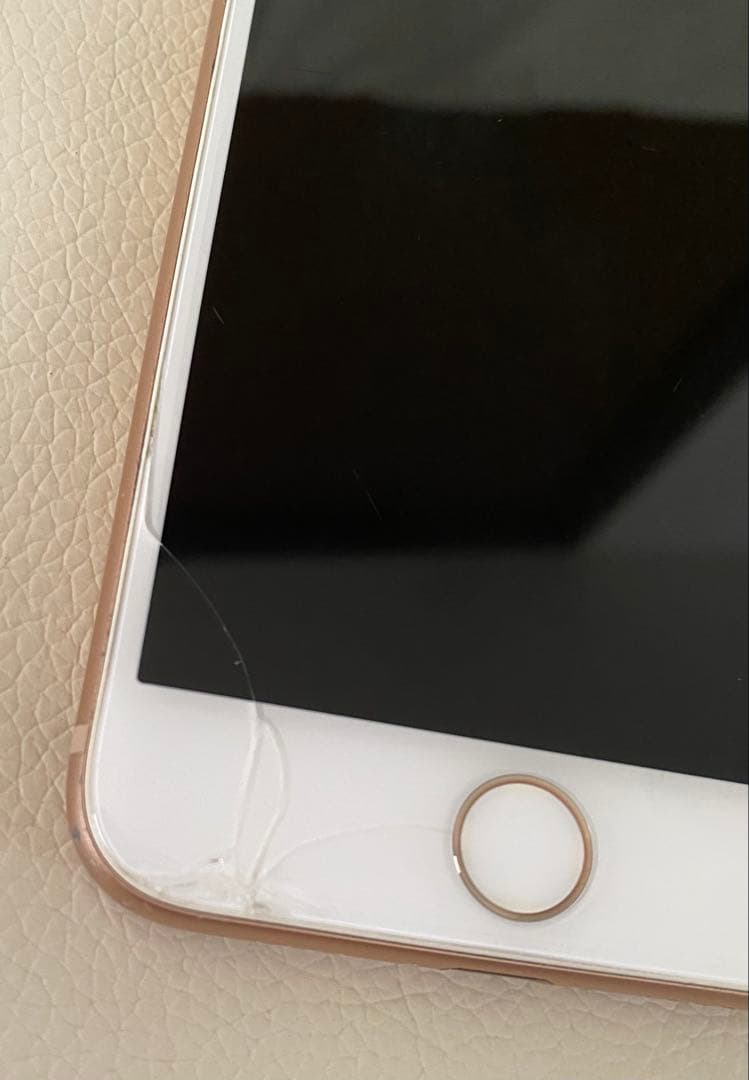 iPhone8 64GB au SIMロック解除済 ひび割れあり