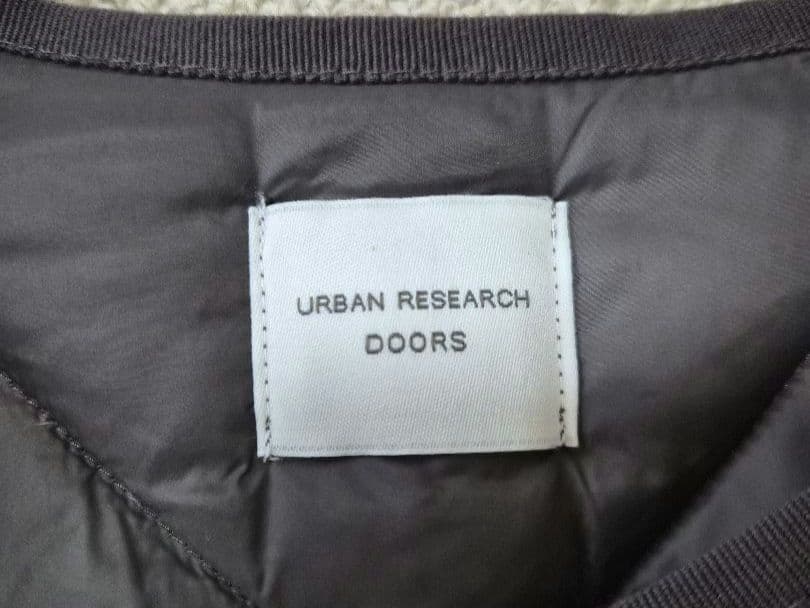 URBAN RESEARCH DOORS ダウンキルトコート チャコール