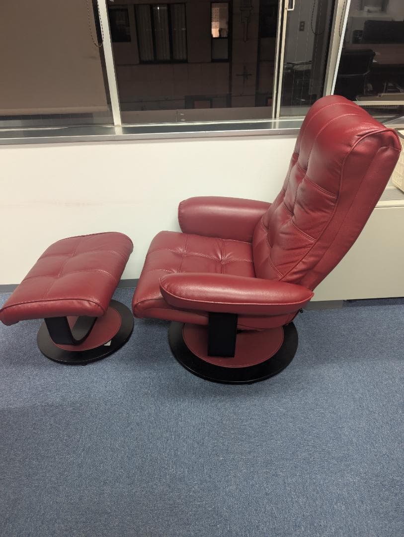 赤 リクライニングチェア オットマン付き
