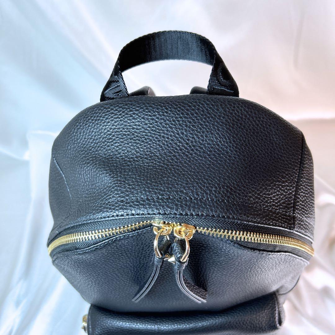 美品 MARC JACOBS リュック レザー ブラック ゴールド金具