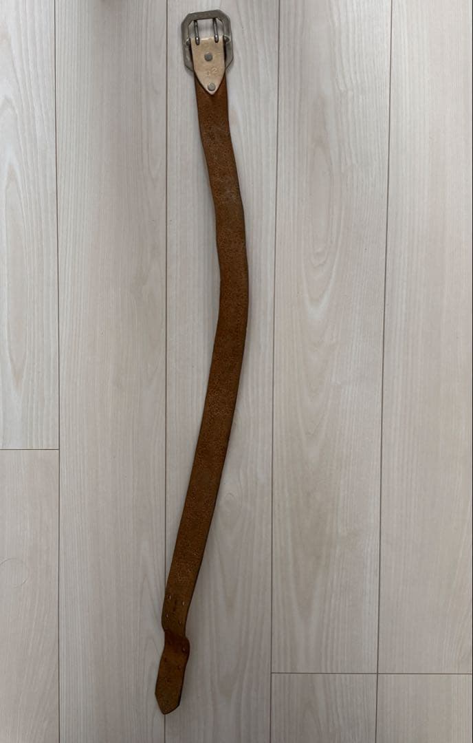 LED RECHWE スタッズ レザー ベルト HTC 32インチ