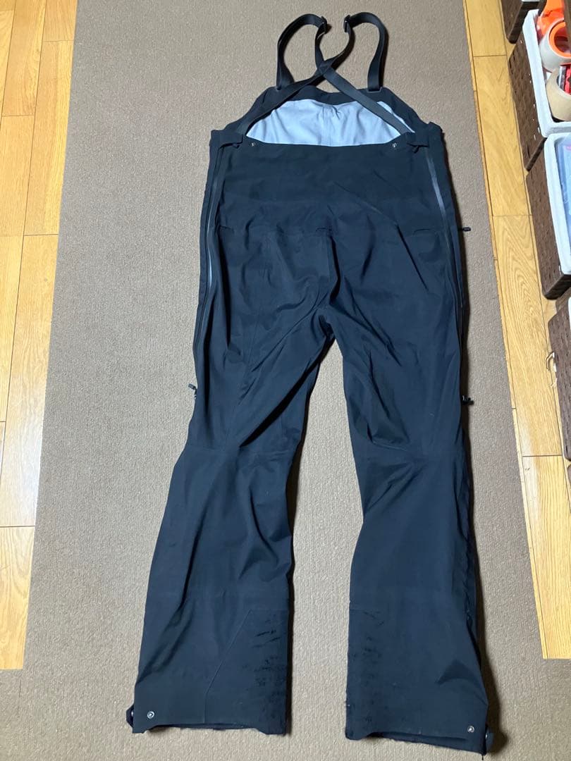 スノーボード用ブラックオーバーオール