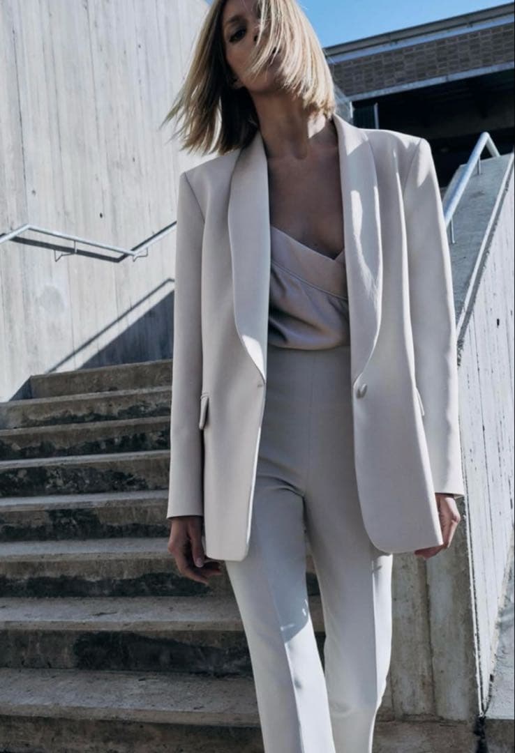 新品タグ付き✨ZARA　パンツスーツ　セットアップ　現行　ライトグレー　洗える