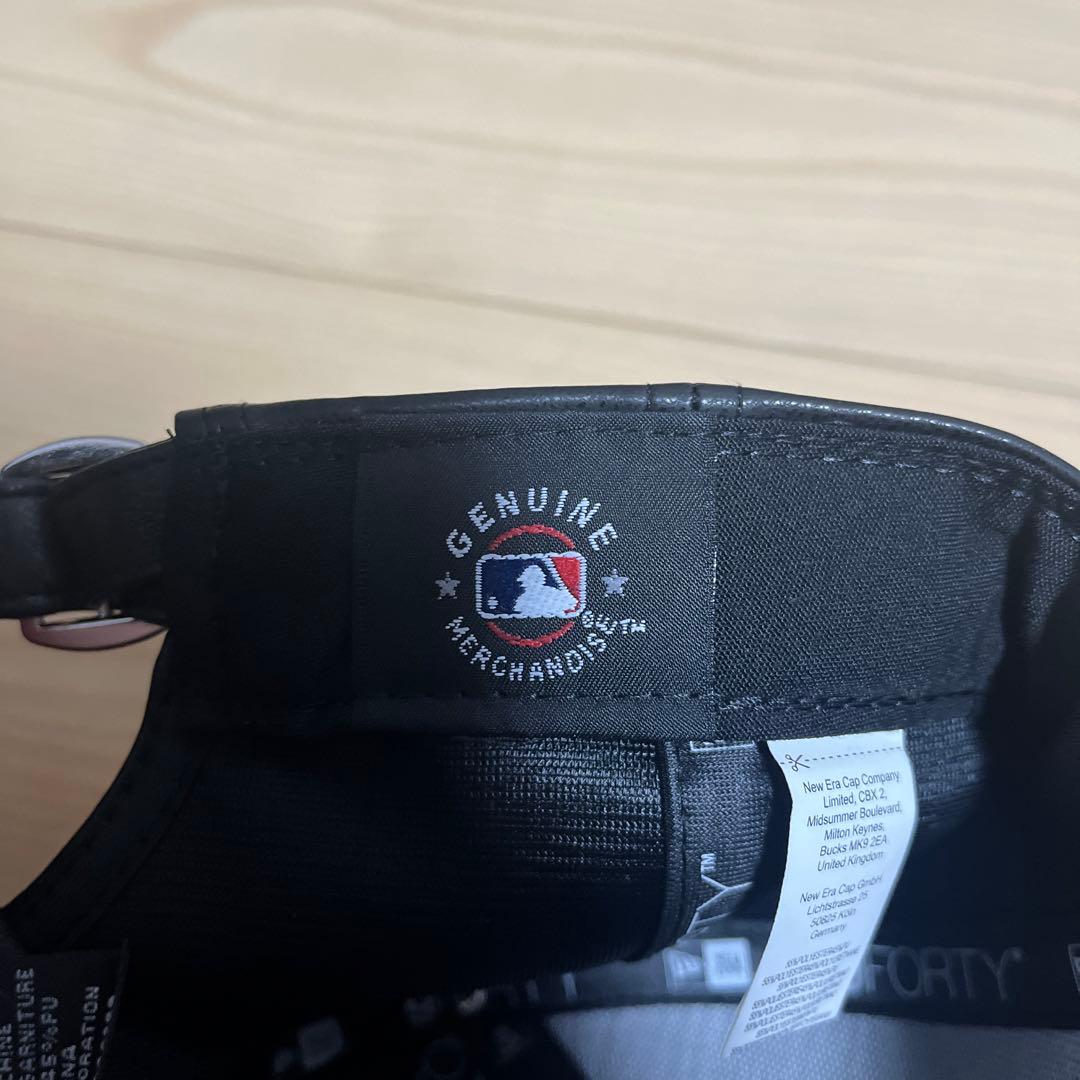 訳あり品　ニューエラ　NEW ERA NYヤンキース　レザー調　オールブラック