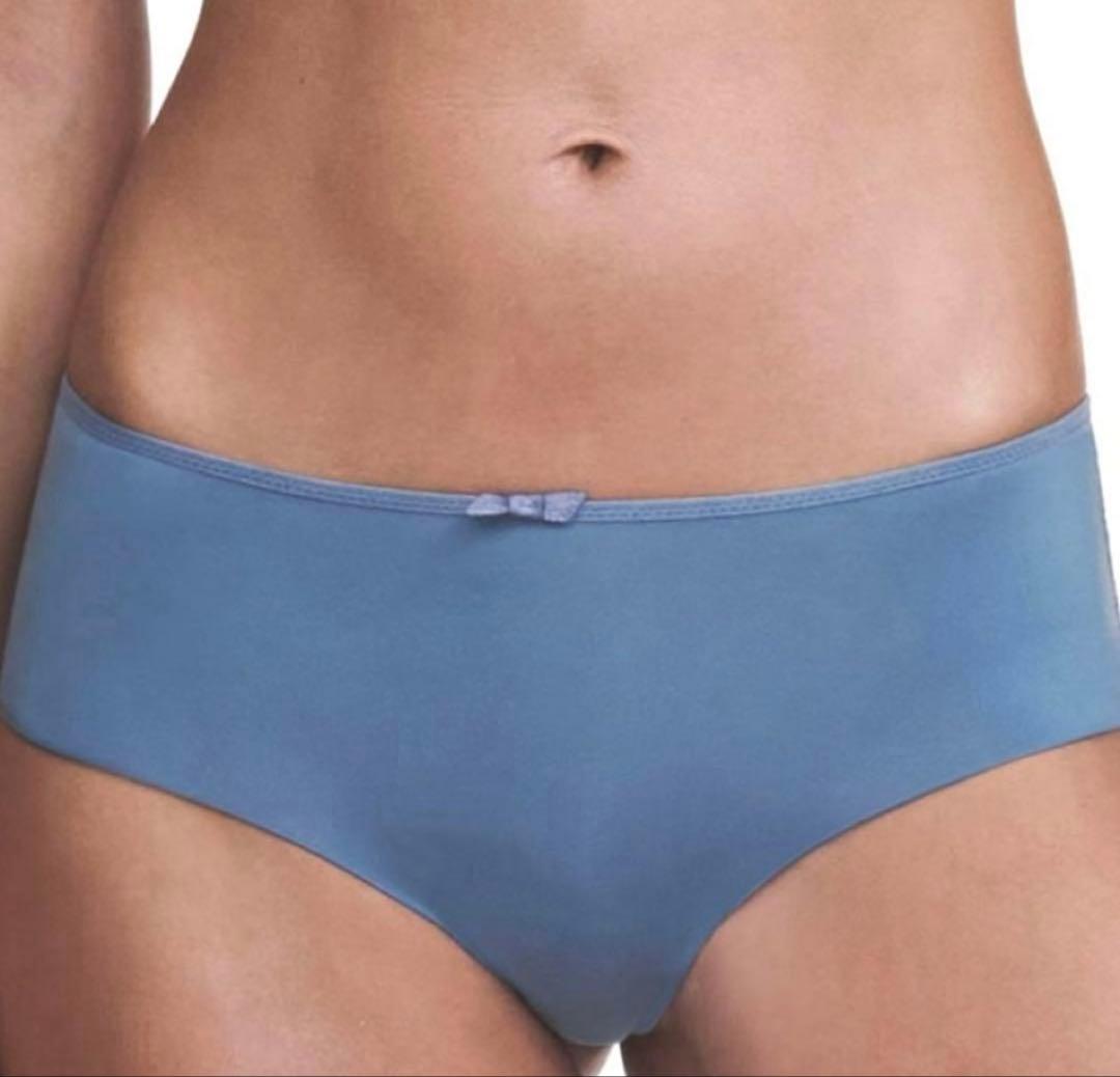 ⭐︎高級フランス⭐︎PASSIONATA 綺麗なブルーのノンワイヤーランジェリー