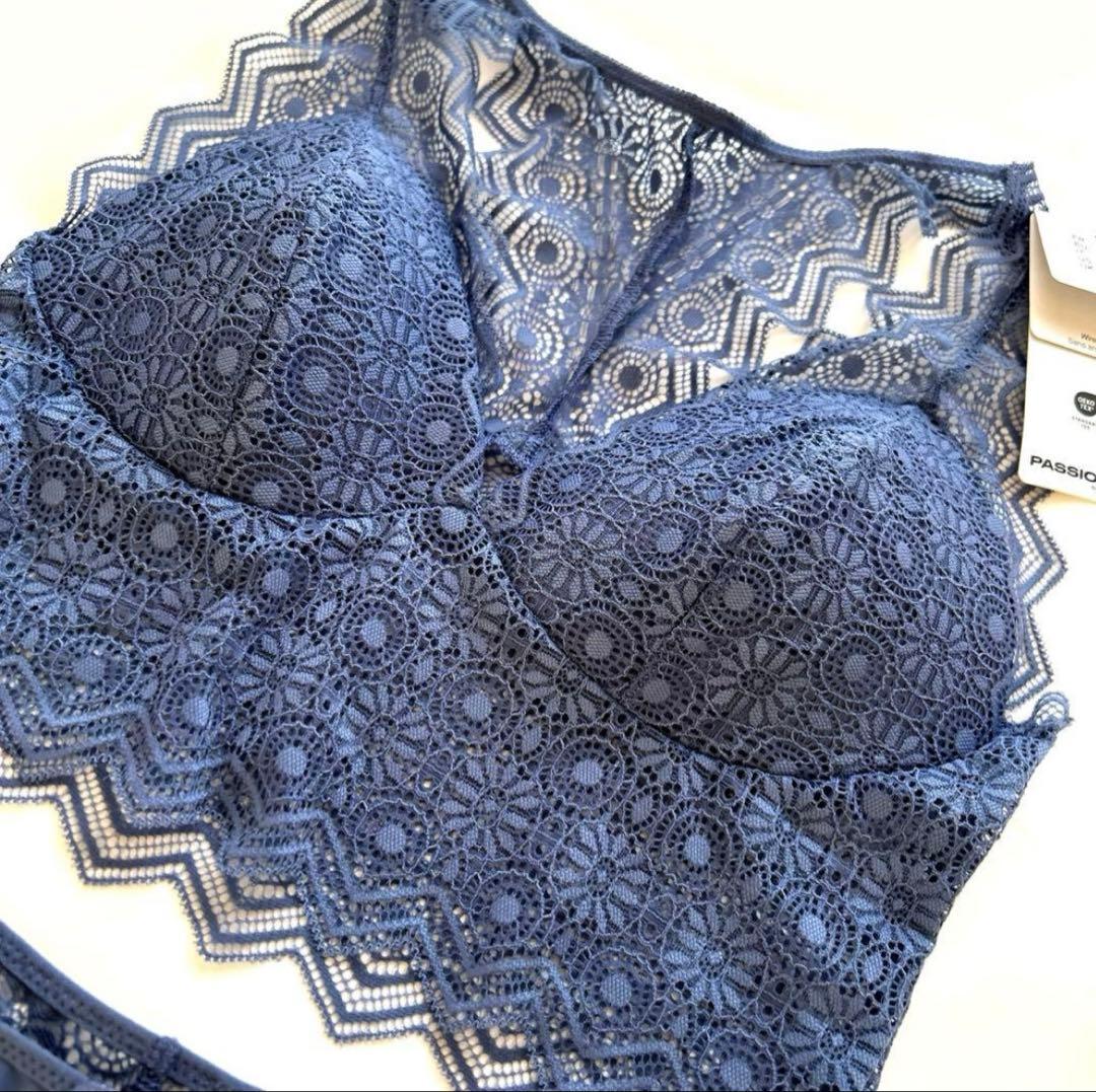 ⭐︎高級フランス⭐︎PASSIONATA 綺麗なブルーのノンワイヤーランジェリー