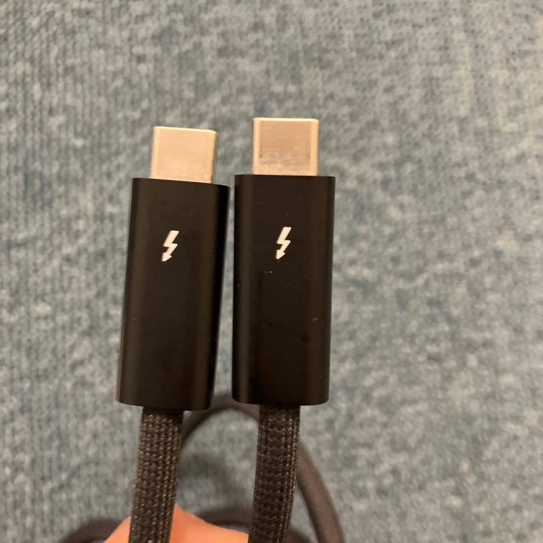 PCケーブル・コネクタ Thunderbolt 4 Pro Cable (1.8 m)