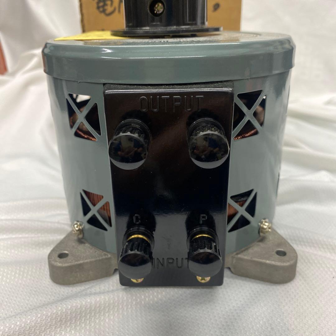 電圧調整器　VAT-105 ボルテージレギュレーター 100V 50/60Hz