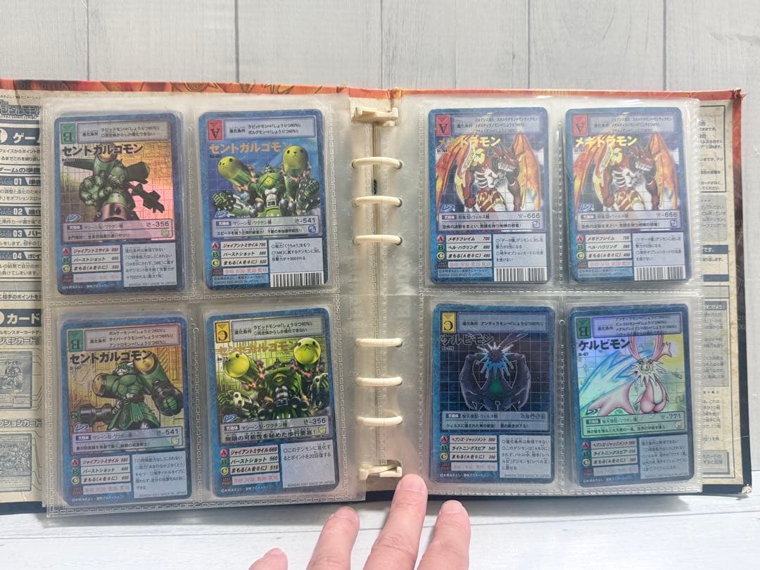 デジモンカードゲーム 旧カードまとめ売り 145枚 当時モノ ファイル付き