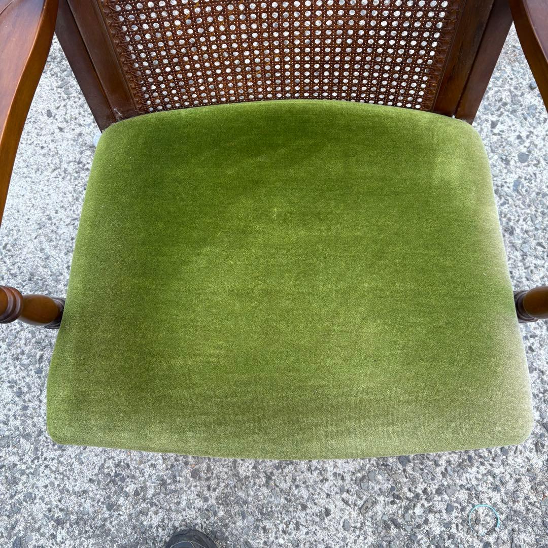 寺222 美品 オールドカリモク ラタンチェア モケットグリーン ②