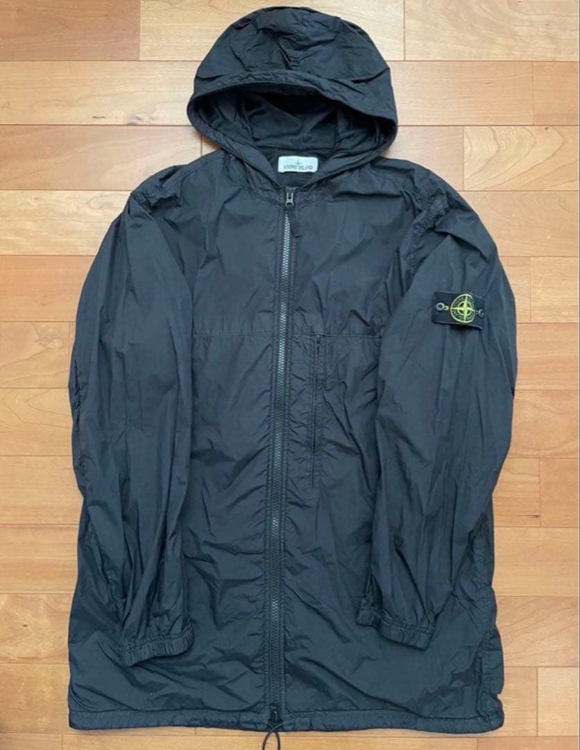 ブラック ナイロンジャケット