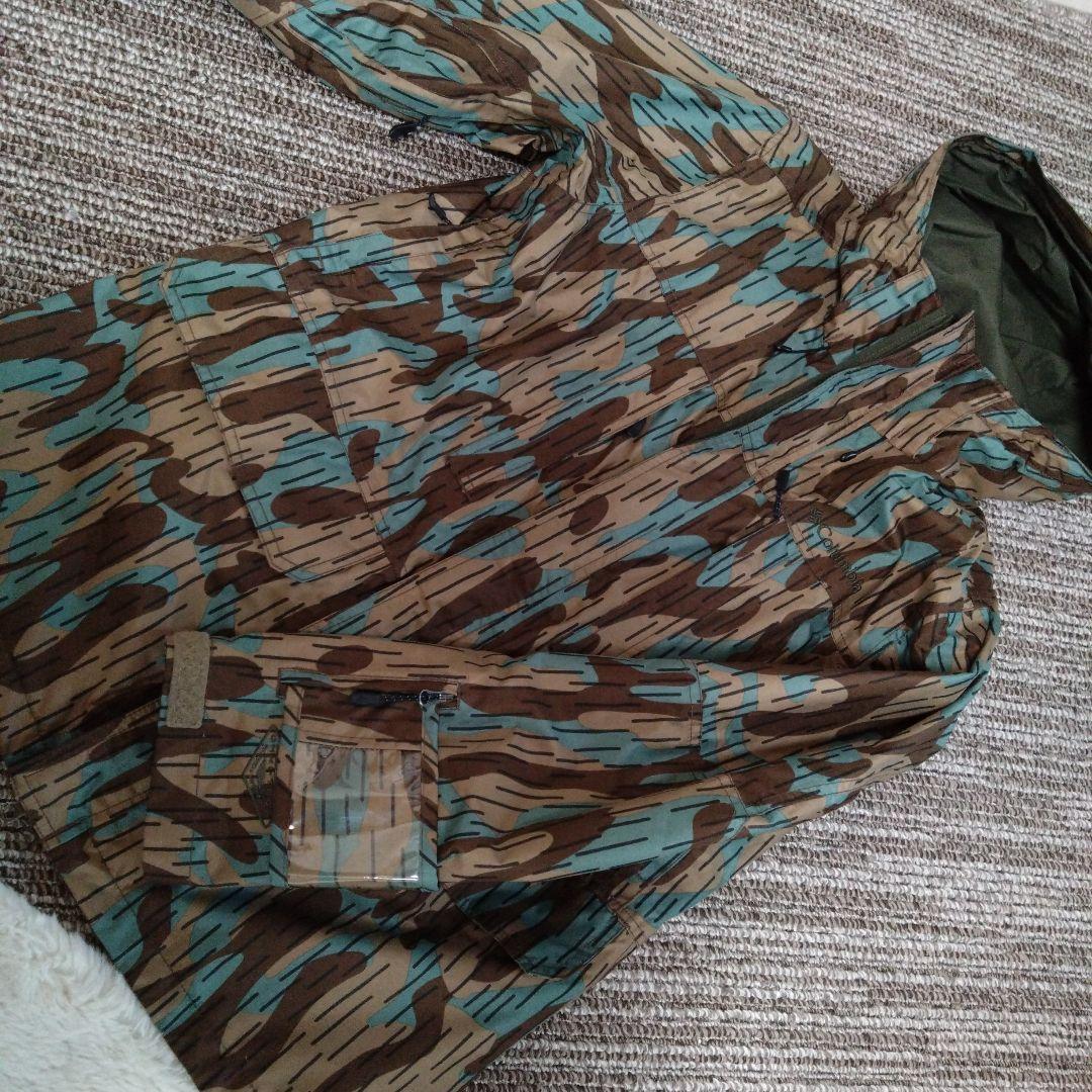 出品16日まで　Columbia 迷彩柄 スノーボード　スキー　ウェア 　上下M