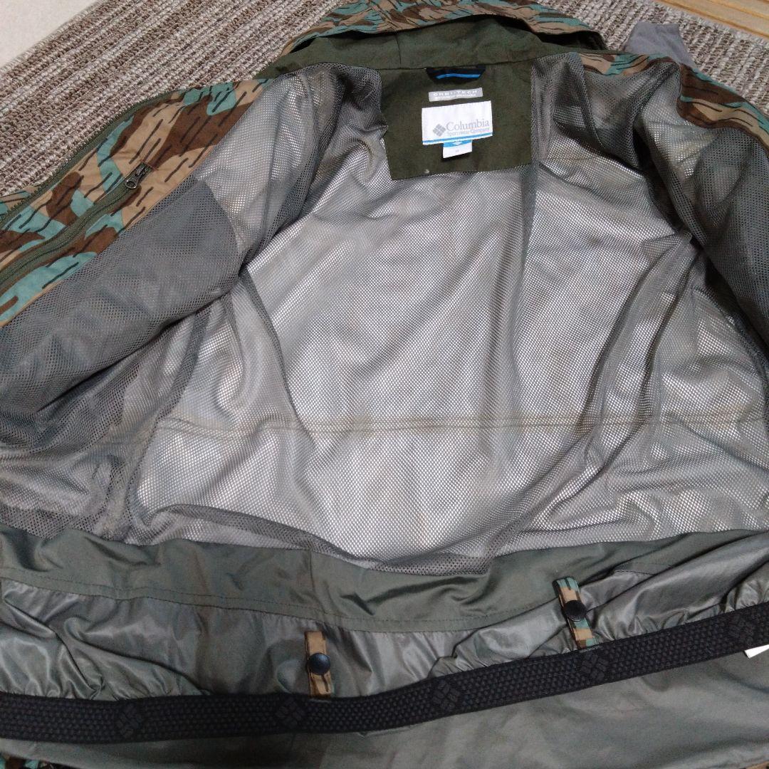 出品16日まで　Columbia 迷彩柄 スノーボード　スキー　ウェア 　上下M