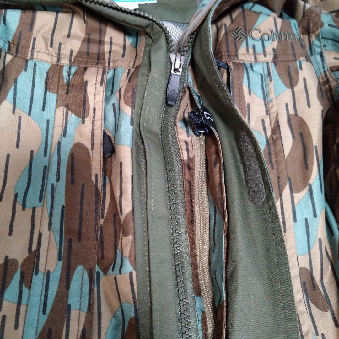 出品16日まで　Columbia 迷彩柄 スノーボード　スキー　ウェア 　上下M