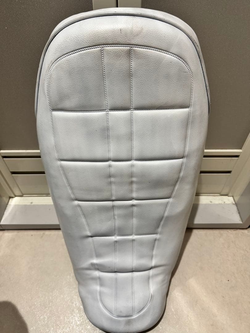 ゼファー400 χ zeus ゼウス製　バナナシート