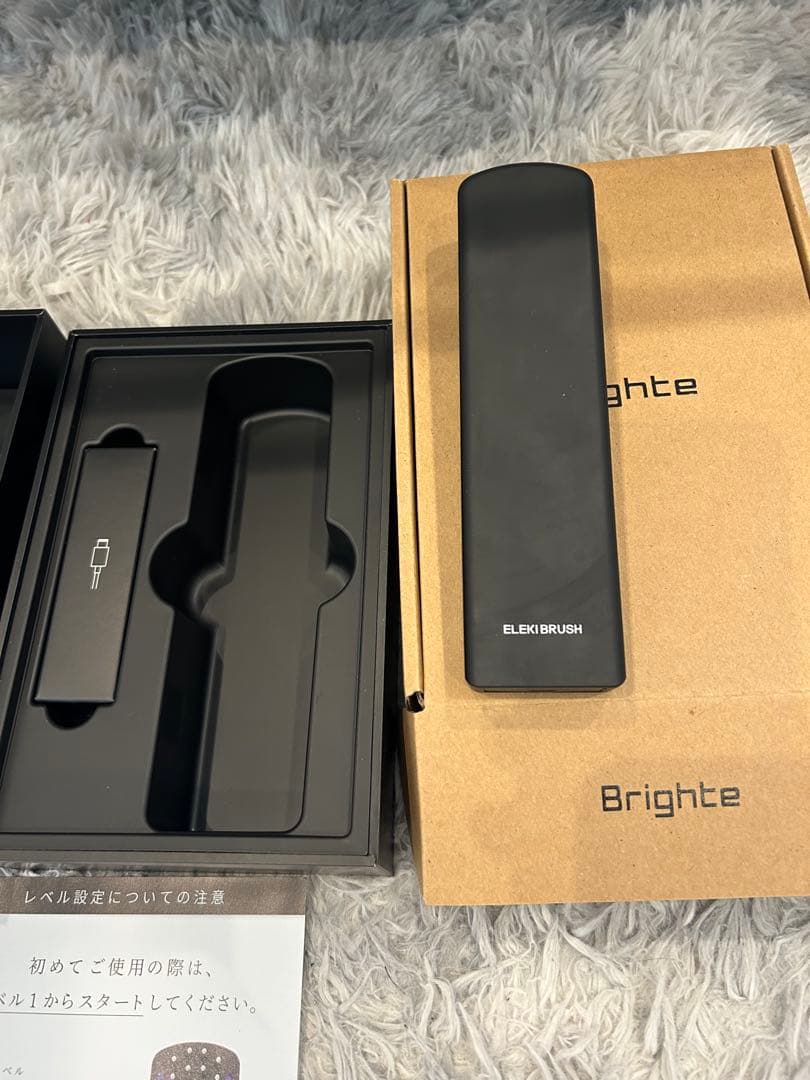 Brighte ELEKI BRUSH 美顔器ブライトエレキブラシ　佐々木希