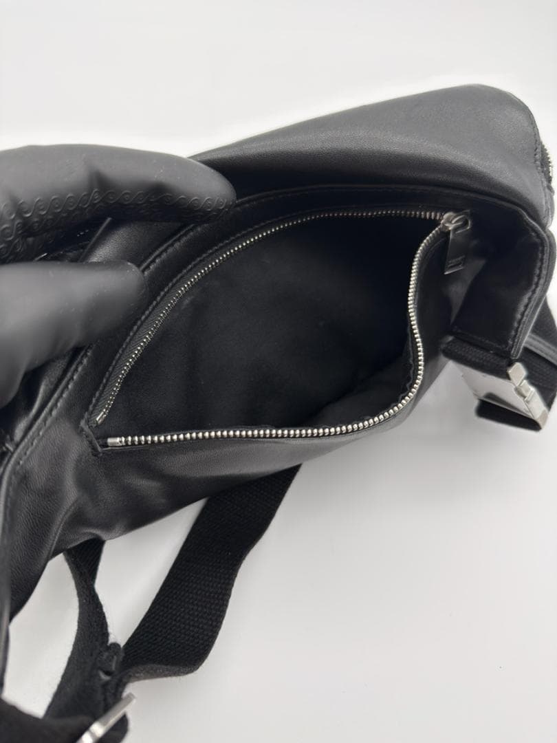 美品◇SAINT LAURENT レザー ボディバッグ ベルトバッグ 黒