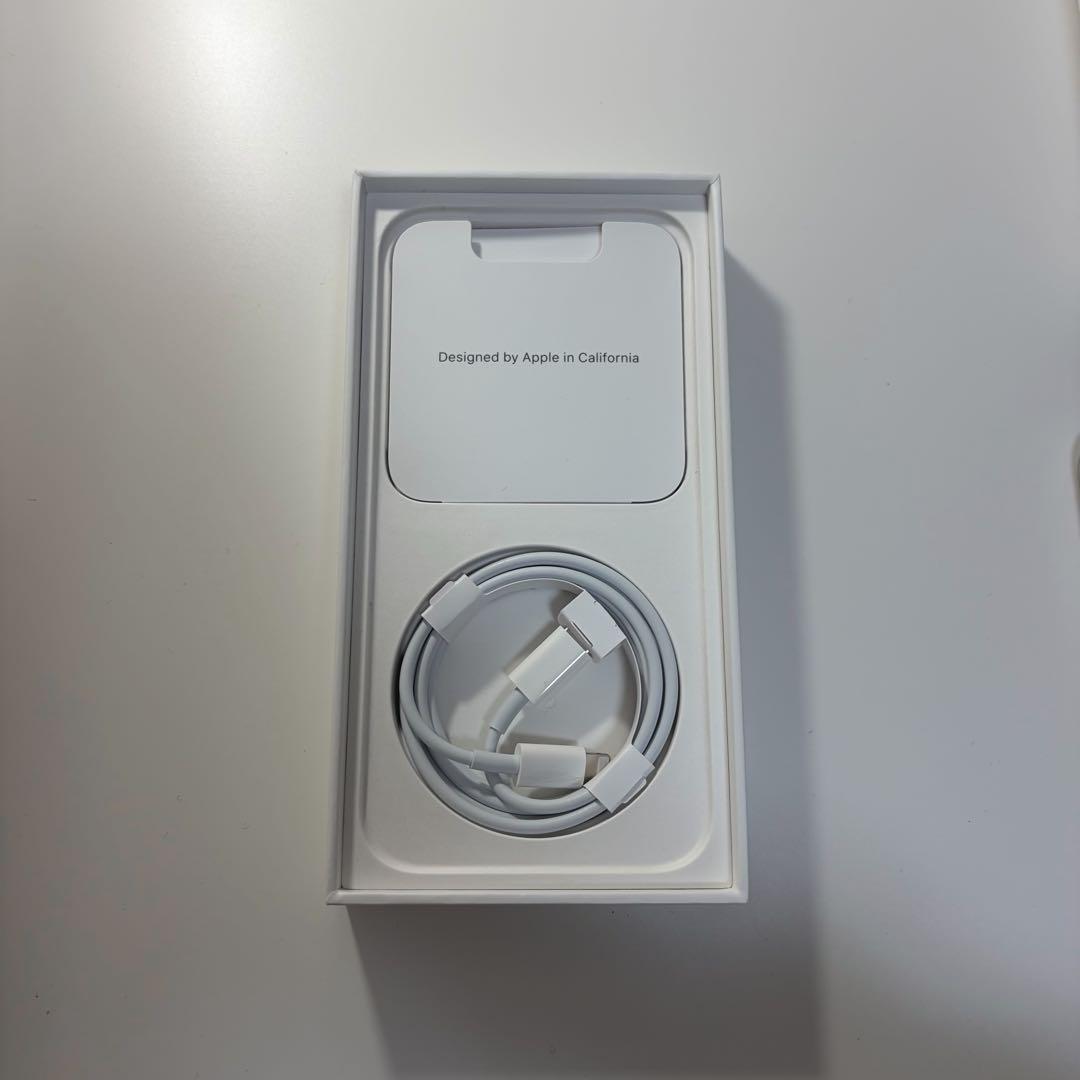 Apple iPhone 13 スターライト