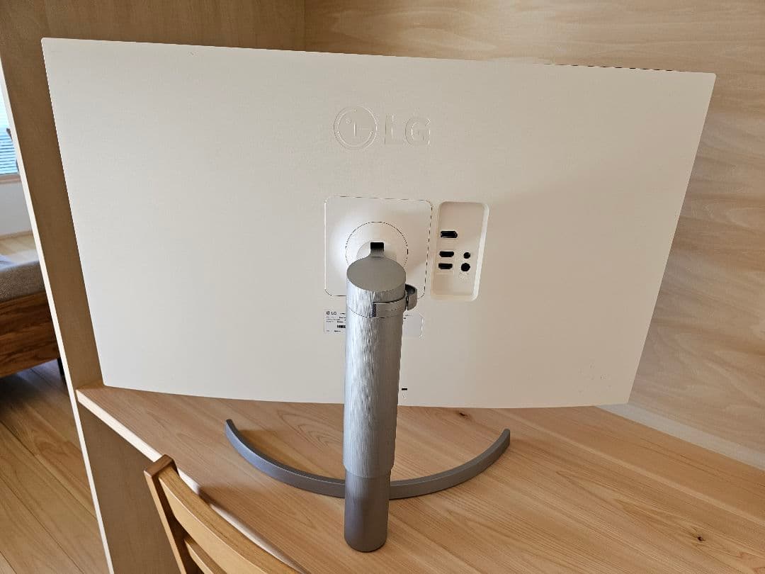LG モニター ディスプレイ 32UN550-WAJP 31.5インチ/4K/