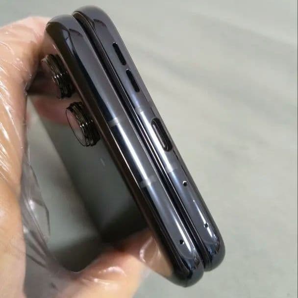 Motorola Razr 50ultra 256GB SIMフリー海外版