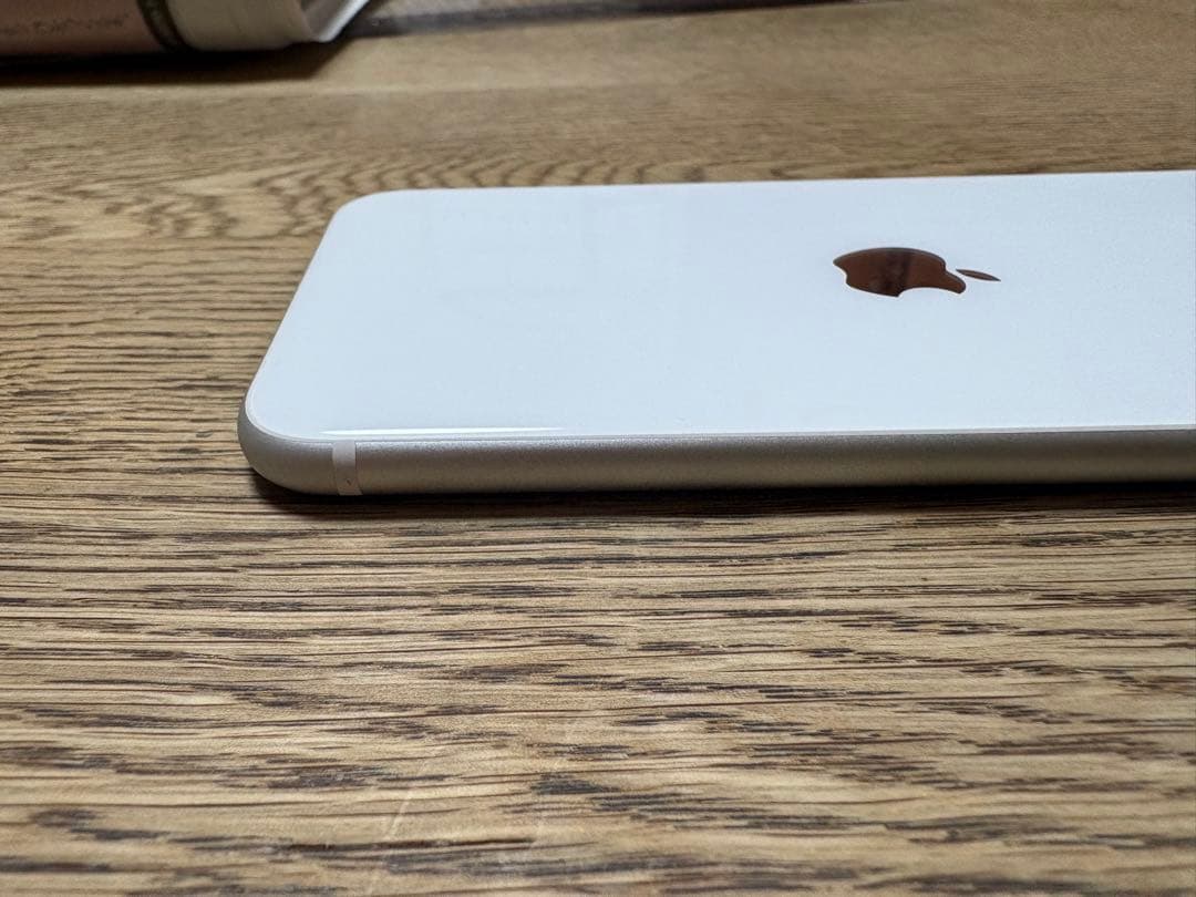 iPhone SE2 ホワイト128GB SIMフリー MXD12J/A