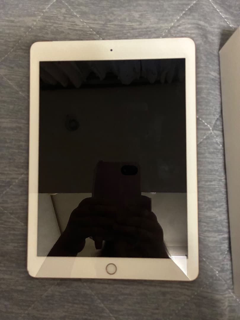 iPad (第6世代) Wi-Fi + Cellular 32GB ゴールド