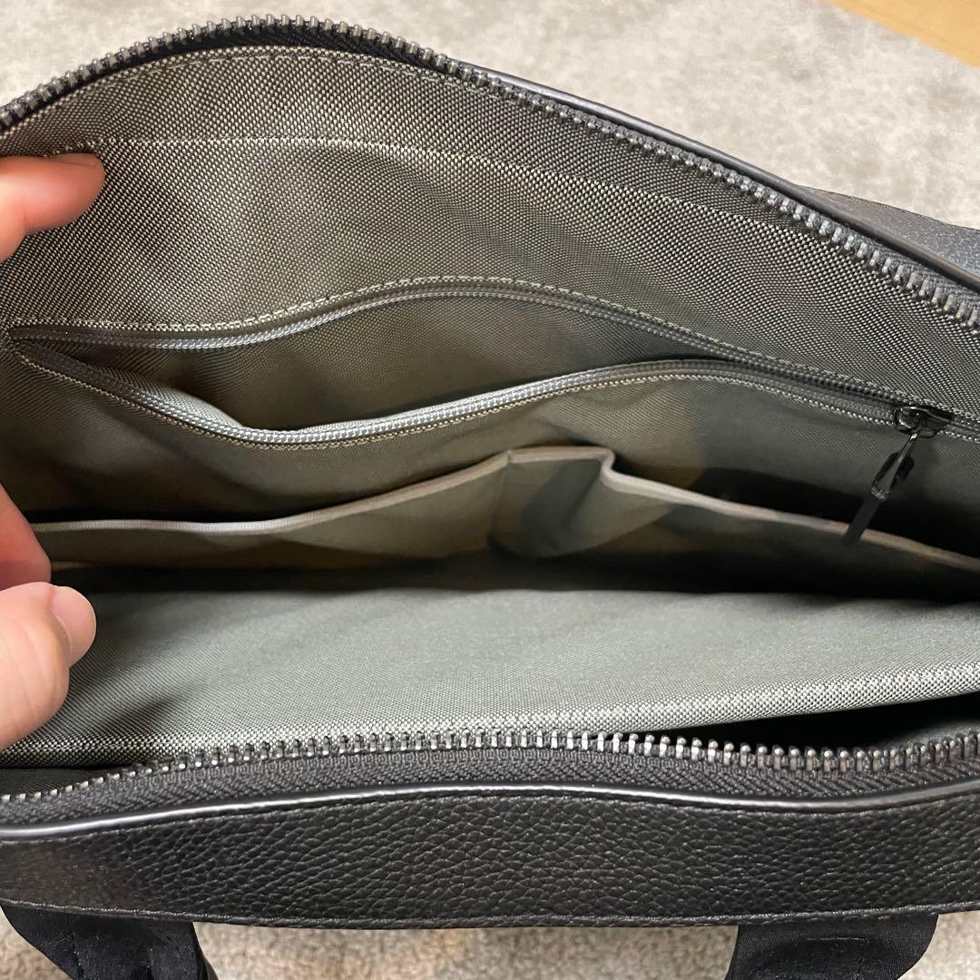 現行品　COLE HAAN バック　ビジネス　ブリーフケース　レザー　大容量