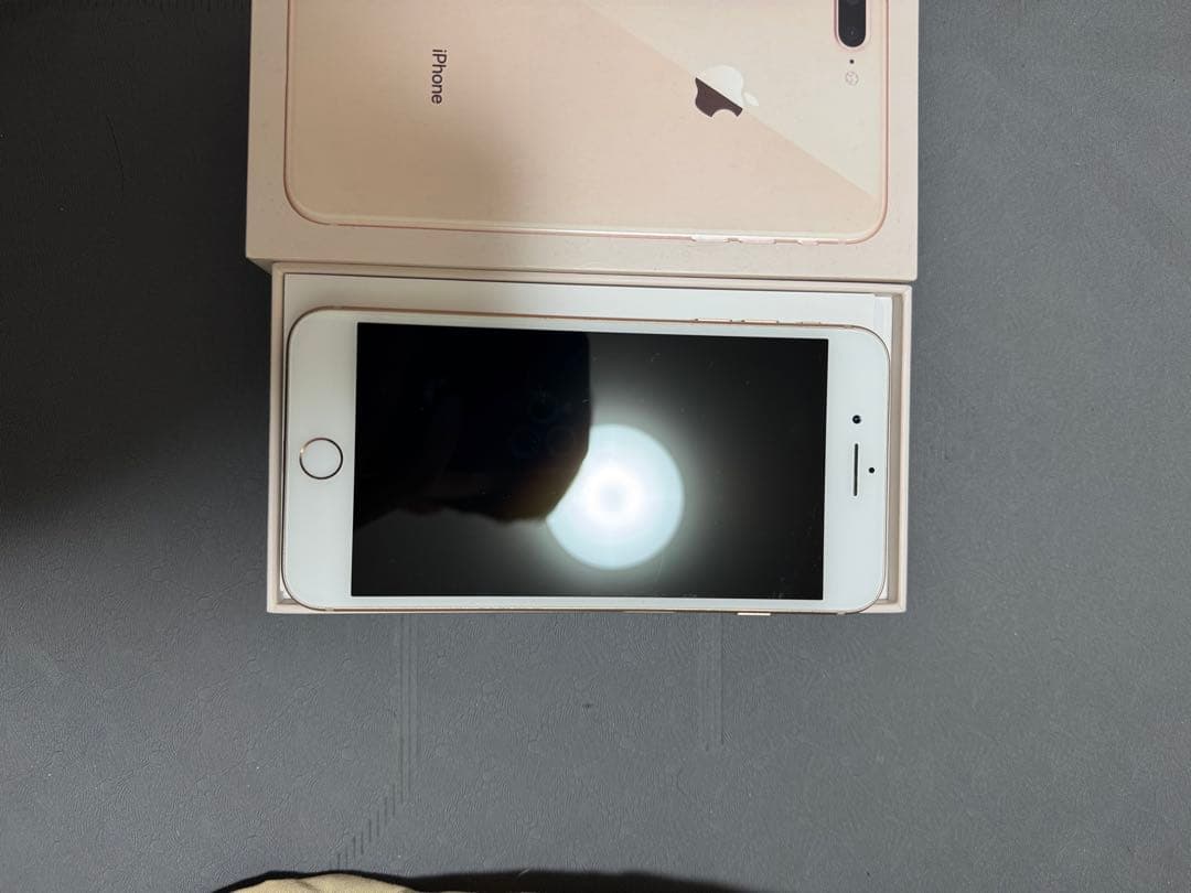 iPhone 8 Plus ゴールド 64GB