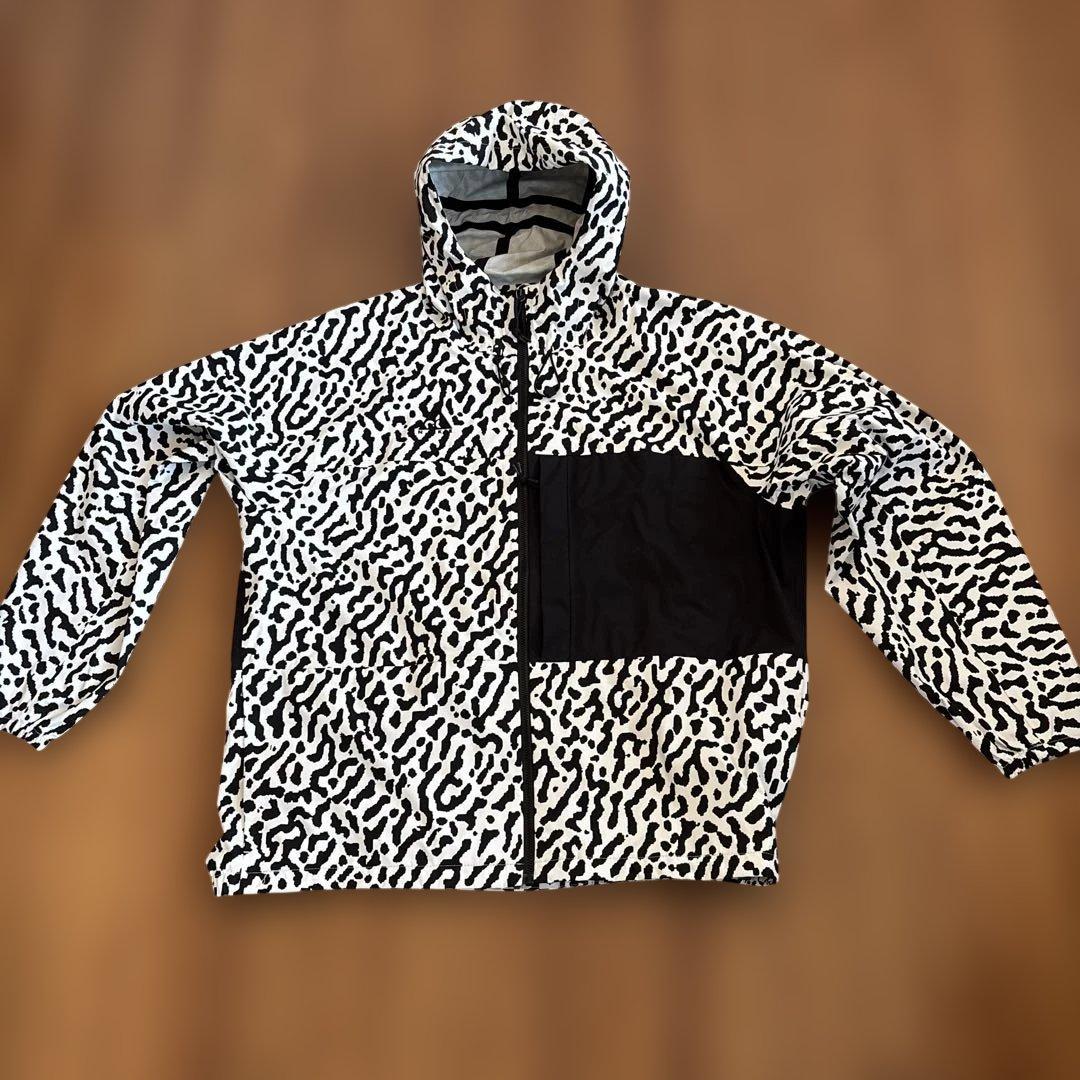 NIKE ACG : パッカブル レインジャケット 黒/白系 ゼブラ柄　Lサイズ