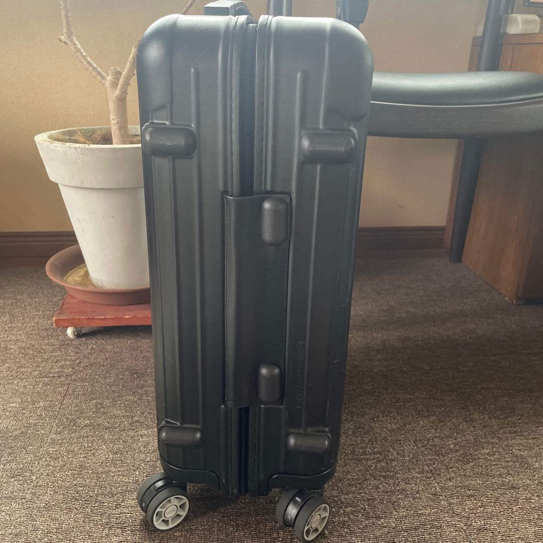 RIMOWA サルサ　キャリーケース　四輪