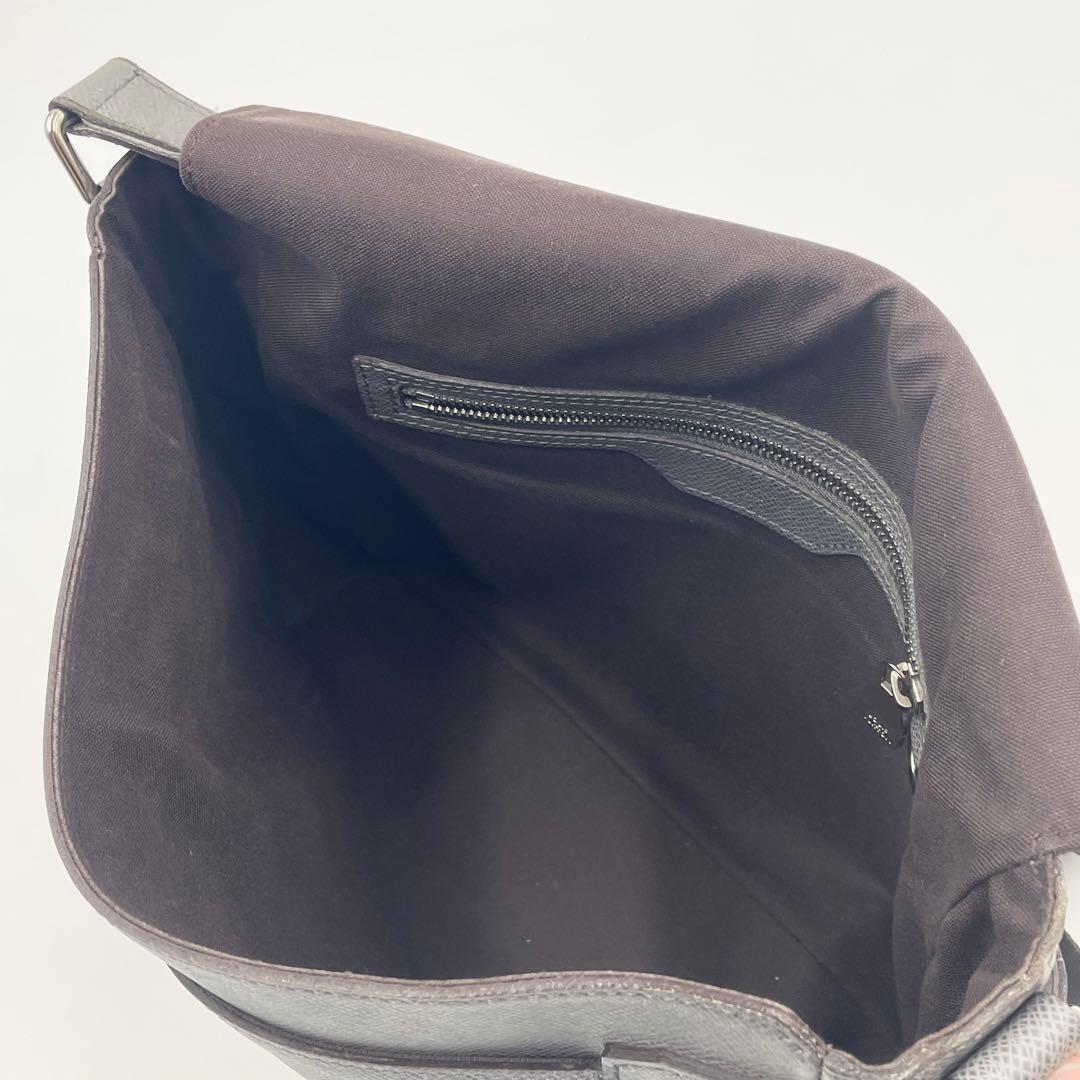 ルイヴィトン タイガ ロマンMM グラシエ ショルダーバッグ クロスボディ