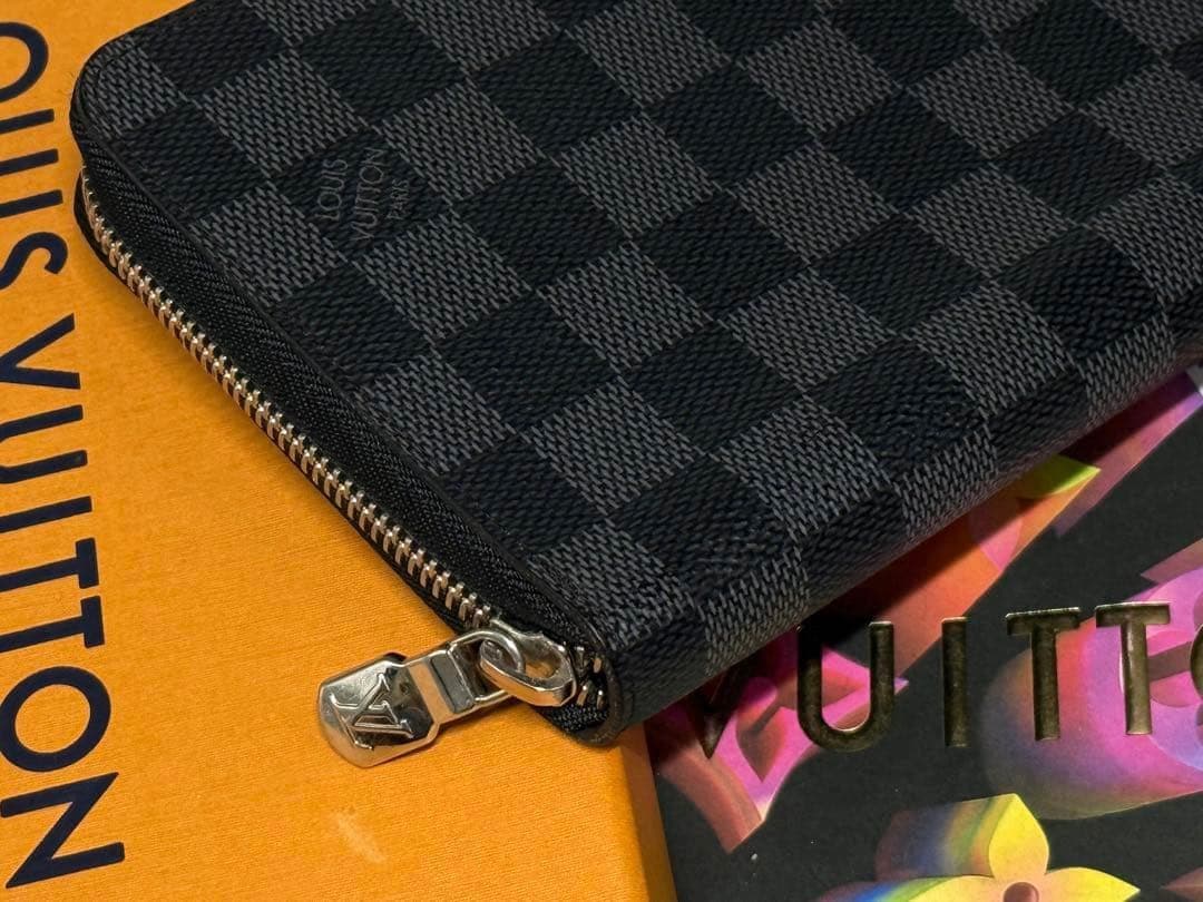 超極美品！ルイヴィトン　グラフィット　ジッピーオーガナイザーNM