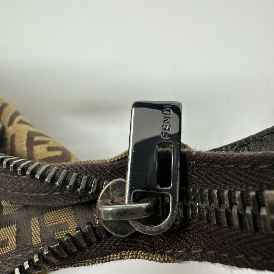 【美品】 FENDI フェンディ ズッキーノ FF ポーチ