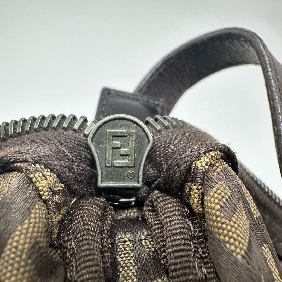 【美品】 FENDI フェンディ ズッキーノ FF ポーチ